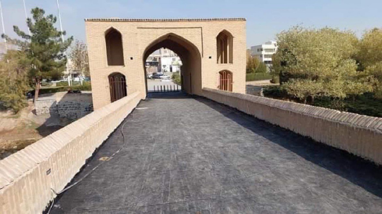 سبک سازی و قیرگونی پل تاریخی شهرستان اصفهان مبتنی بر علم مرمت نیست