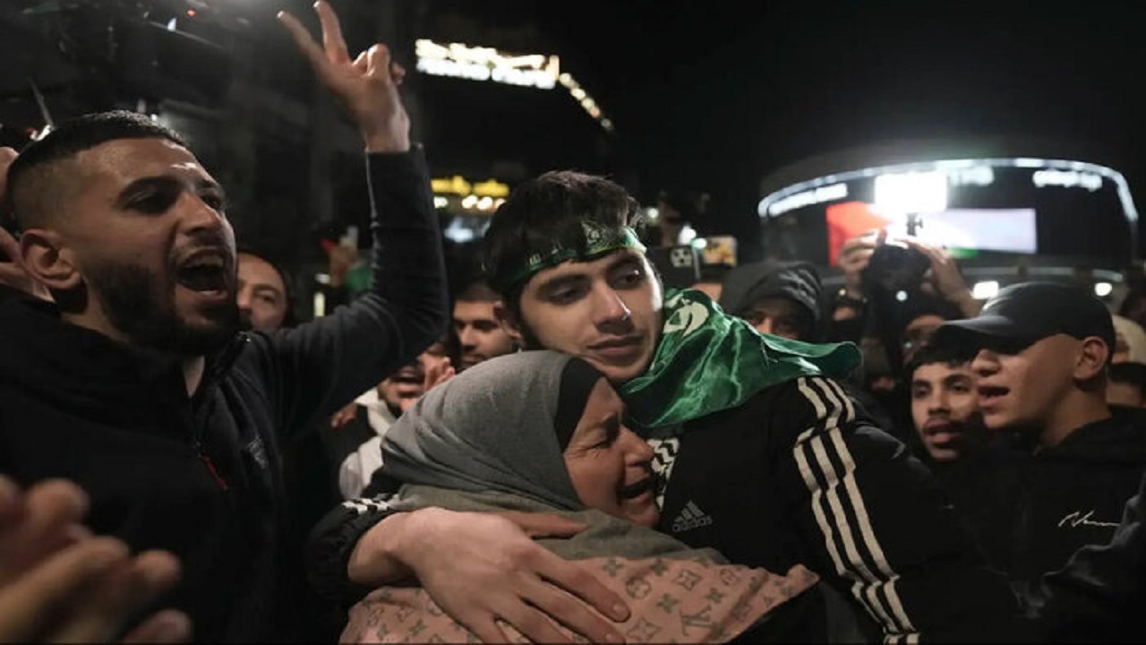 در چهارمین مرحله از تبادل اسرا، ۳۳ اسیر فلسطینی آزاد شدند + فیلم