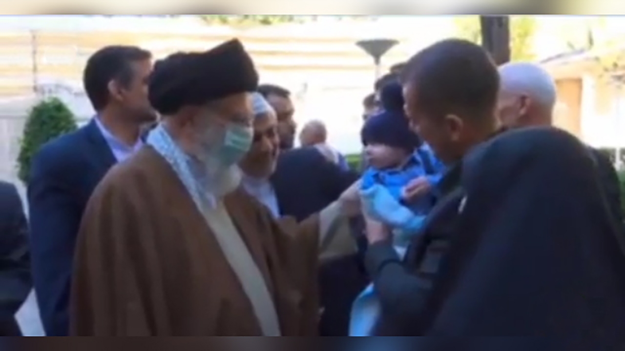 برش‌هایی از دیدار قهرمانان ورزشی با رهبر انقلاب + فیلم