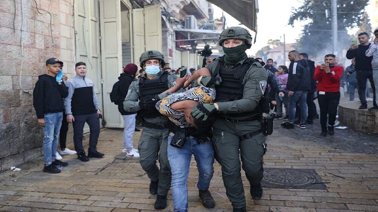 واشنگتن پست: چگونه «اسرائیل» صد‌ها فلسطینی را بدون اتهام در زندان‌ها بازداشت کرده است؟