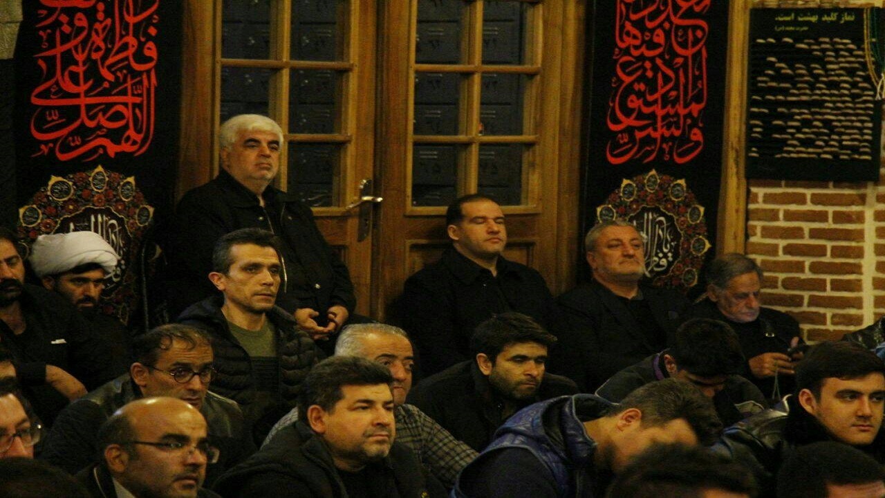 مراسم سوگواری شهادت حضرت زهرا (س) در هیئت تشنگان کوثر تبریز + فیلم