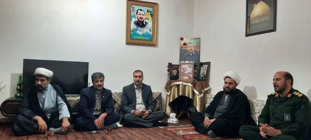 دیدار با خانواده شهید
