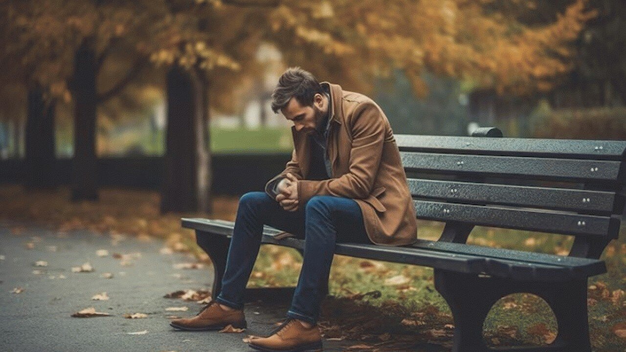 راهکارهایی مفید برای مبارزه با افسردگی پاییز + فیلم