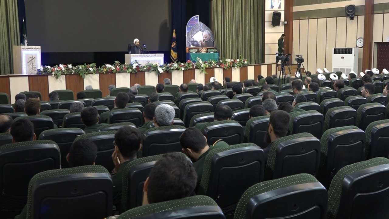 برگزاری اختتامیه همایش سراسری نماز نیروی دریایی سپاه