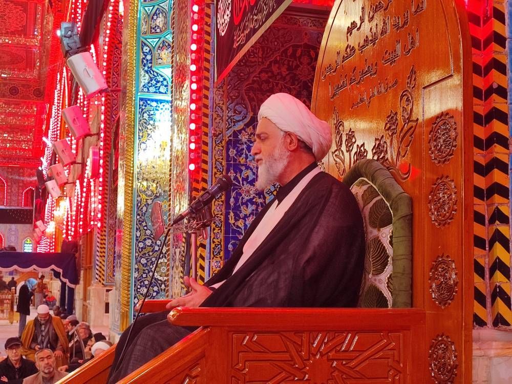 مراسم سخنرانی  حجت الاسلام حدائق در حرم امام حسین(ع)