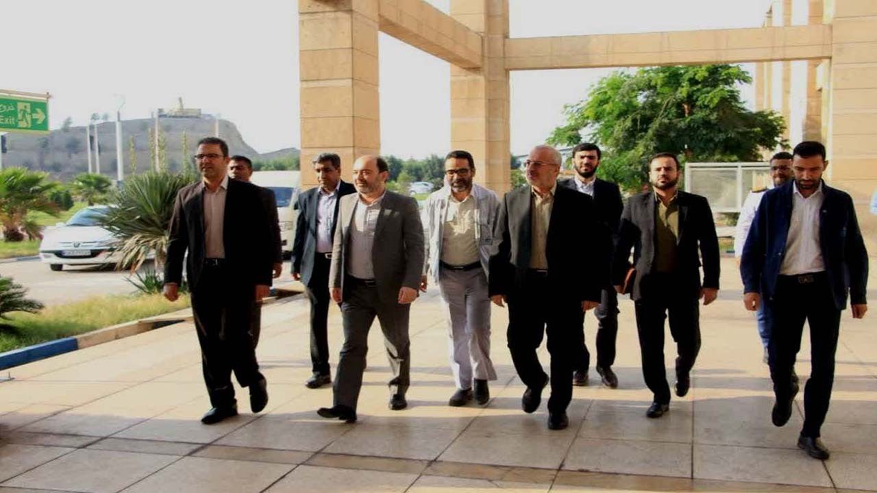 بازدید معاون سیاسی وزیر کشور از پالایشگاه نفت ستاره خلیج‌فارس