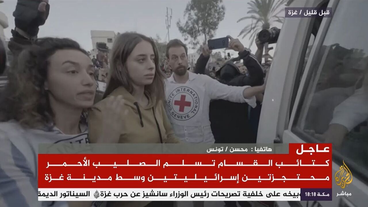 تحویل ۲ اسیر زن صهیونیست به صلیب سرخ/ آزادی ۳۰ زن و کودک اسیر فلسطینی