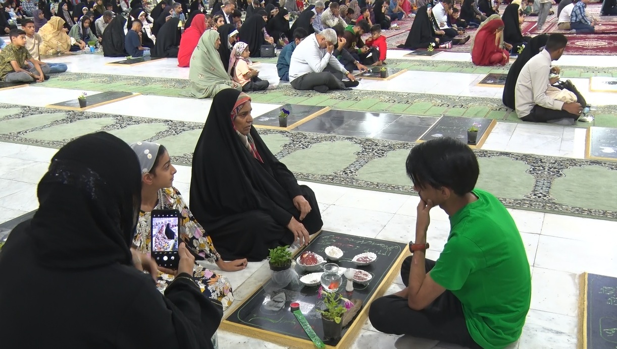 آغاز نوروز در کنار شهدا