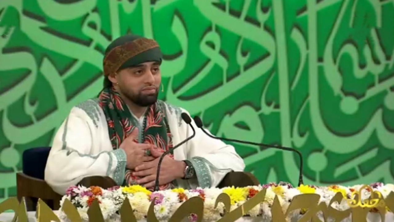 یک قاری قرآن که در آرسنال فوتبال بازی می‌کند + فیلم