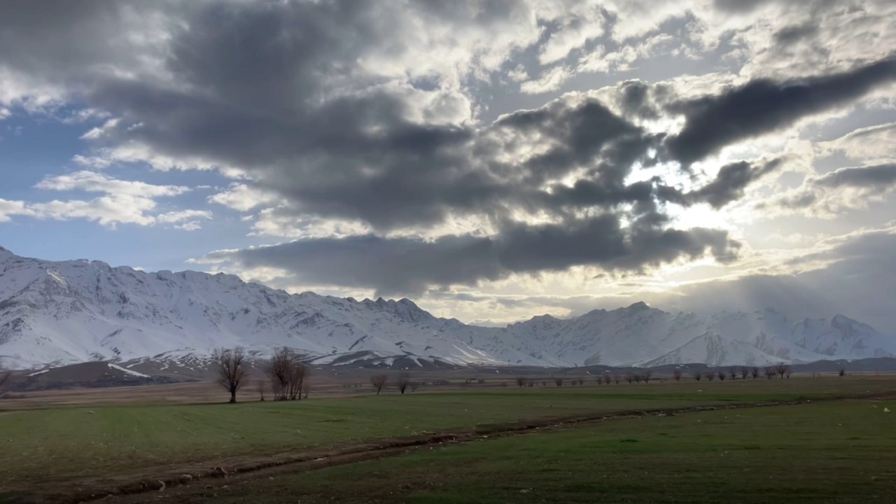 نمایی از طبیعت بهاری بوئین میاندشت + فیلم و تصاویر