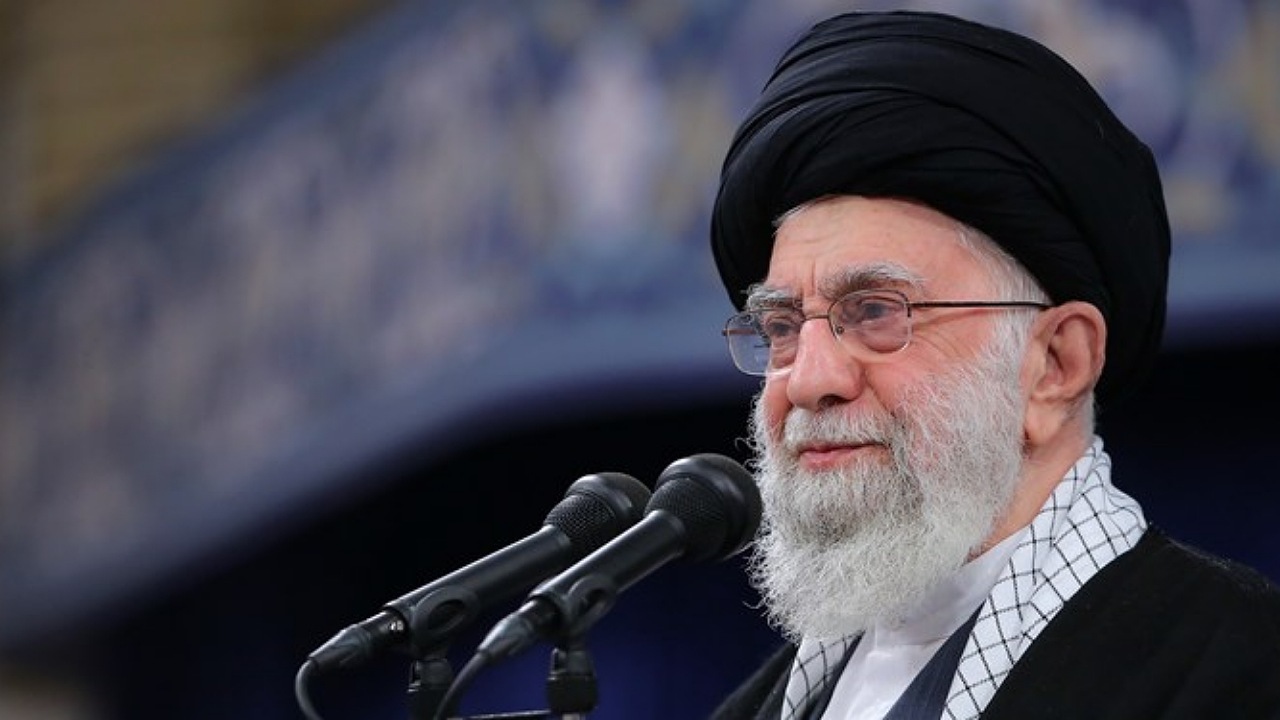 رهبر انقلاب: یاد امام زمان (عج) یعنی خورشید طلوع خواهد کرد + فیلم