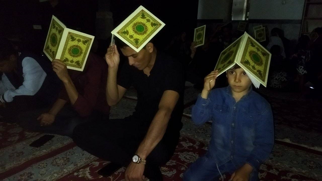 برگزاری مراسم شب قدر در روستای ده محمد طبس + فیلم