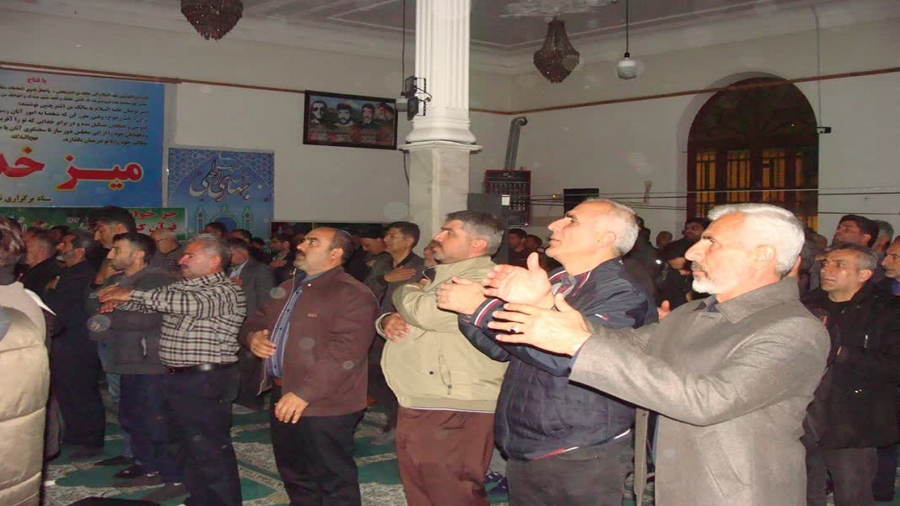 مراسم عزاداری در شب ضربت خوردن حضرت علی (ع) در بخش زیرآب + تصاویر