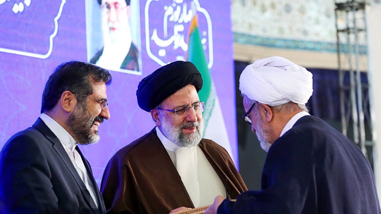 خادمان قرآنی با حضور رئیس‌جمهور تجلیل شدند