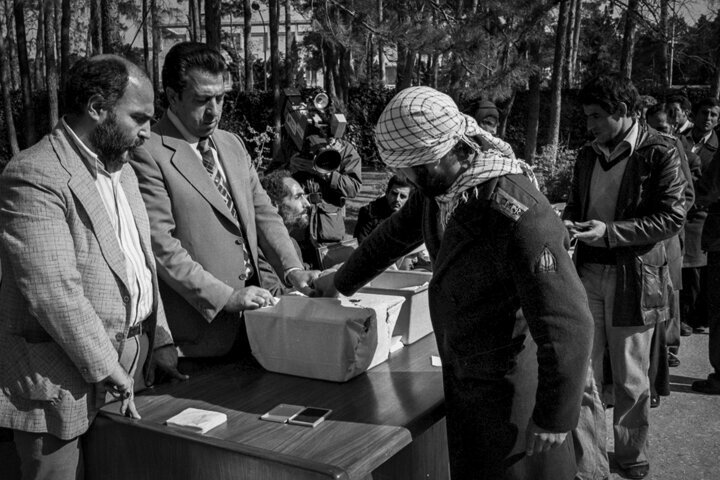 ۱۲ فروردین، برگ زرین پر افتخار در تاریخ انقلاب اسلامی ۱۲ فروردین، برگ زرین پر افتخار در تاریخ انقلاب اسلامی