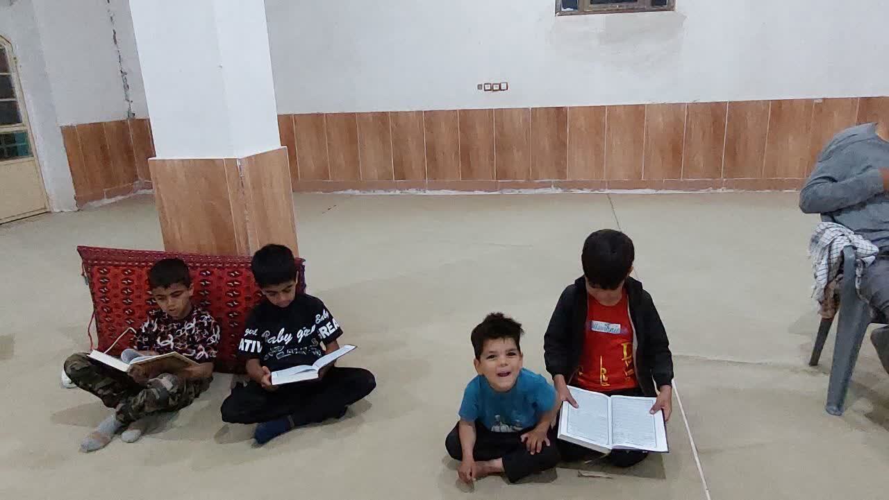 حضور کودکان در مراسم جزءخوانی قرآن