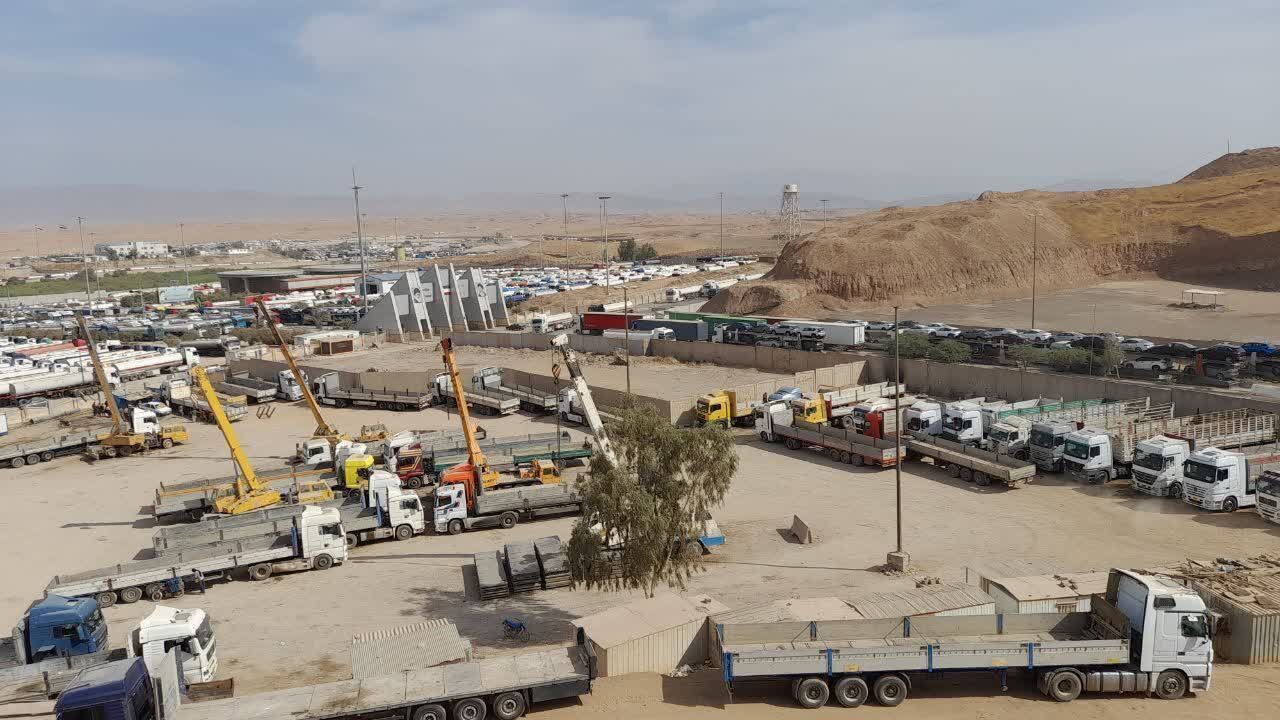 انجام بیش از ۱۵ هزار تشریفات گمرکی کامیون و تانکر سوخت رسان از مرز پرویزخان