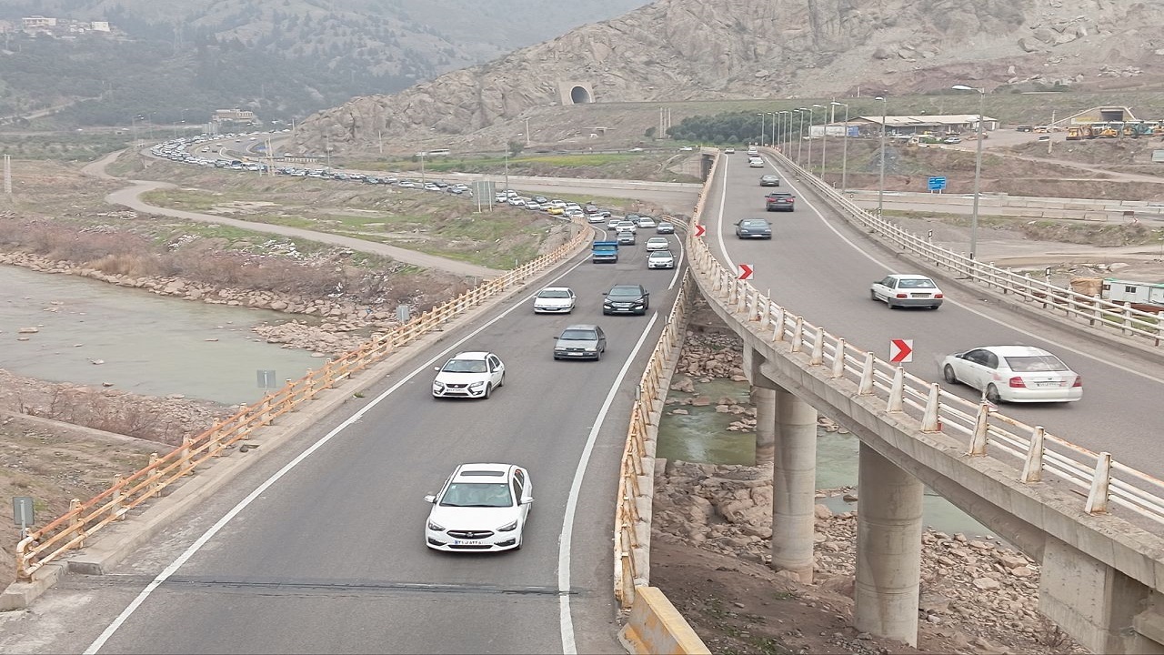 چشم به راهیم در شبکه باران