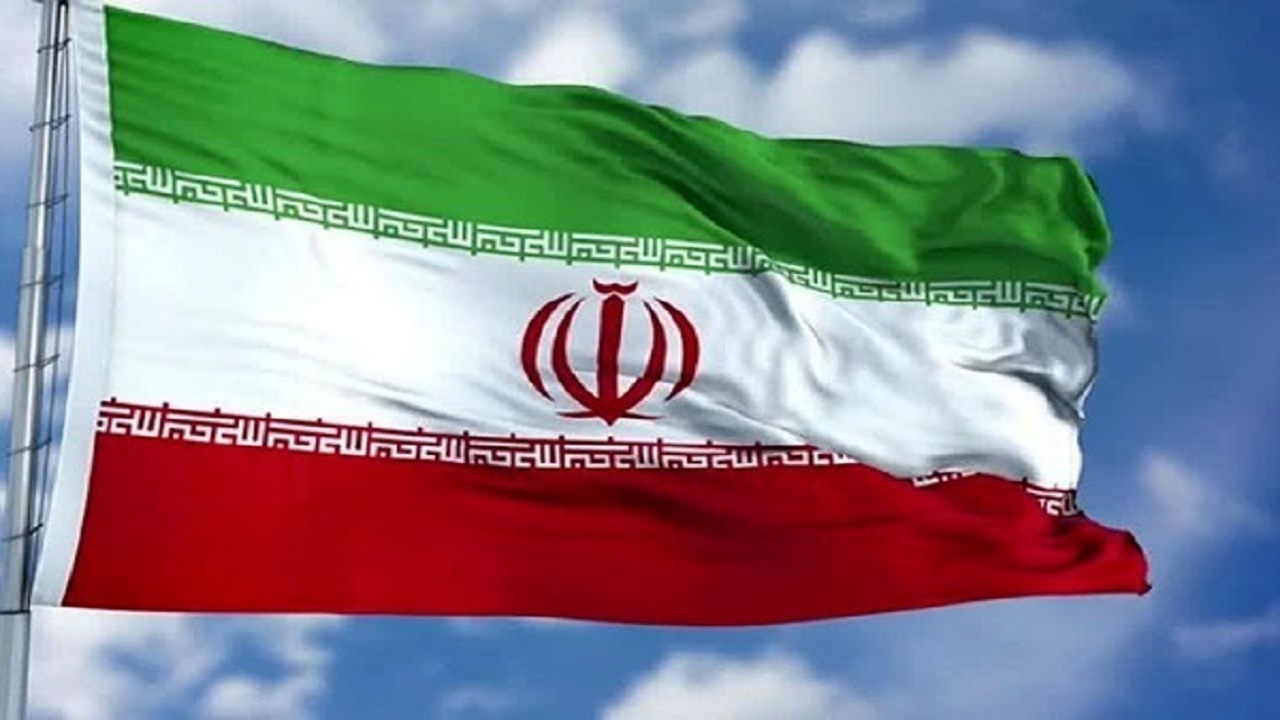 آئین اهتزاز و توزیع پرچم مقدس جمهوری اسلامی در قم