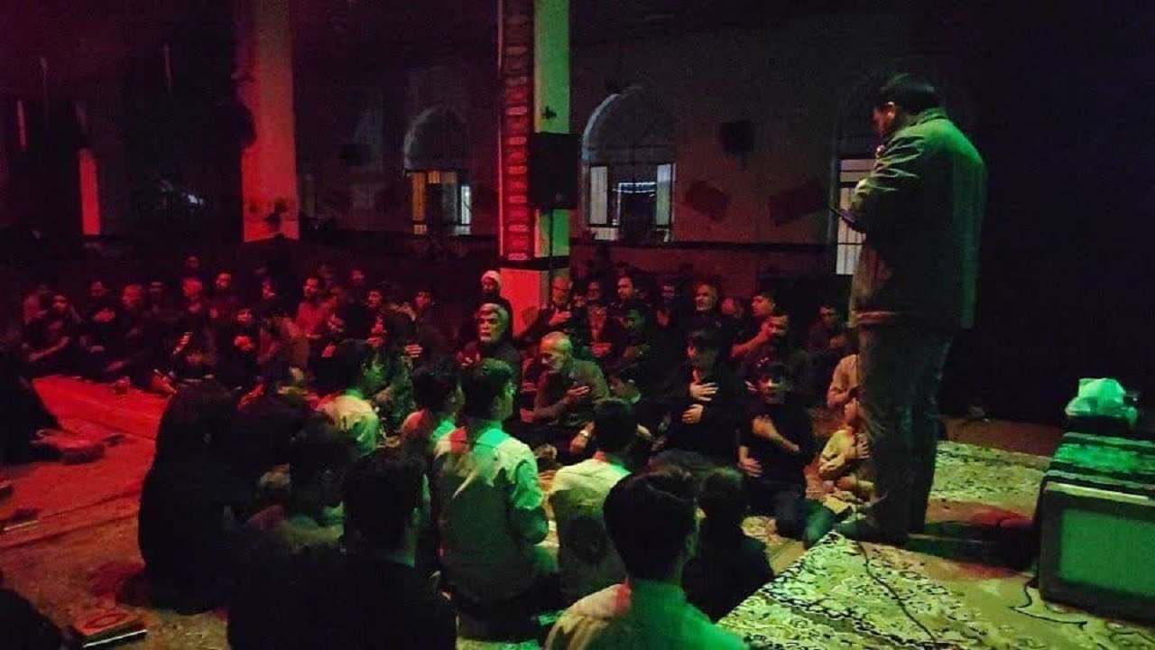 نجوای مومنین با خدا در دل شب قدر + تصاویر