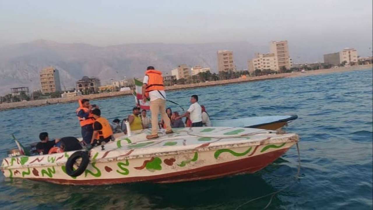 نجات جان مسافران شناور تفریحی در عسلویه