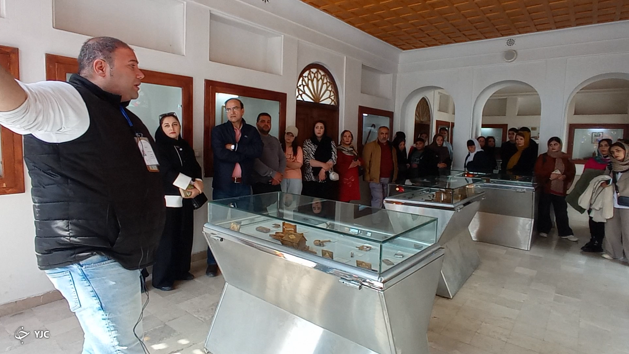 تجلیل از راهنمایان گردشگری در سنندج