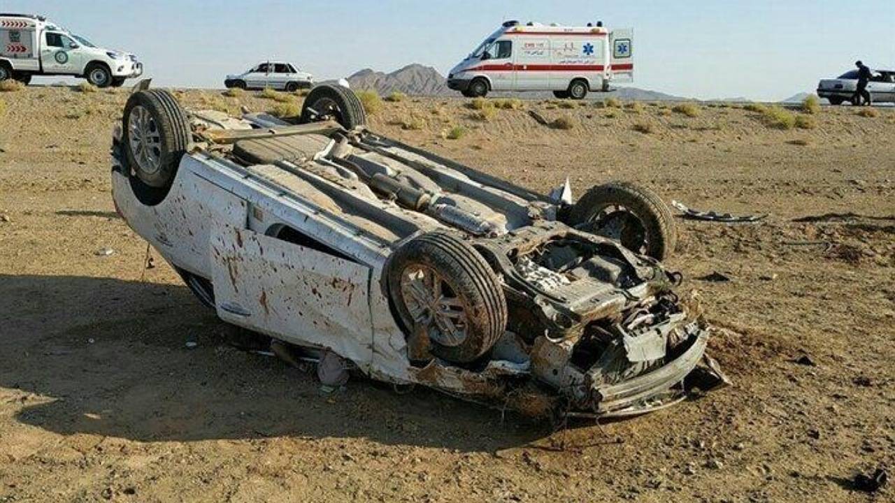 ۹ مصدوم در واژگونی خودرویی در جاده بم - کرمان