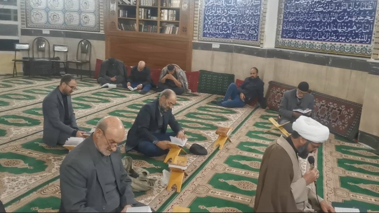 فرازی از دعای جوشن کبیر همزمان با شب قدر در روستای گلیرد طالقان + فیلم