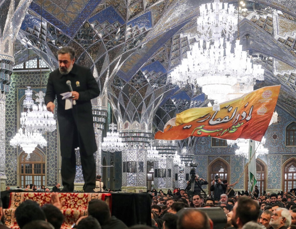 چهارپایه خوانی محمود کریمی در روز شهادت امیرالمومنین+عکس