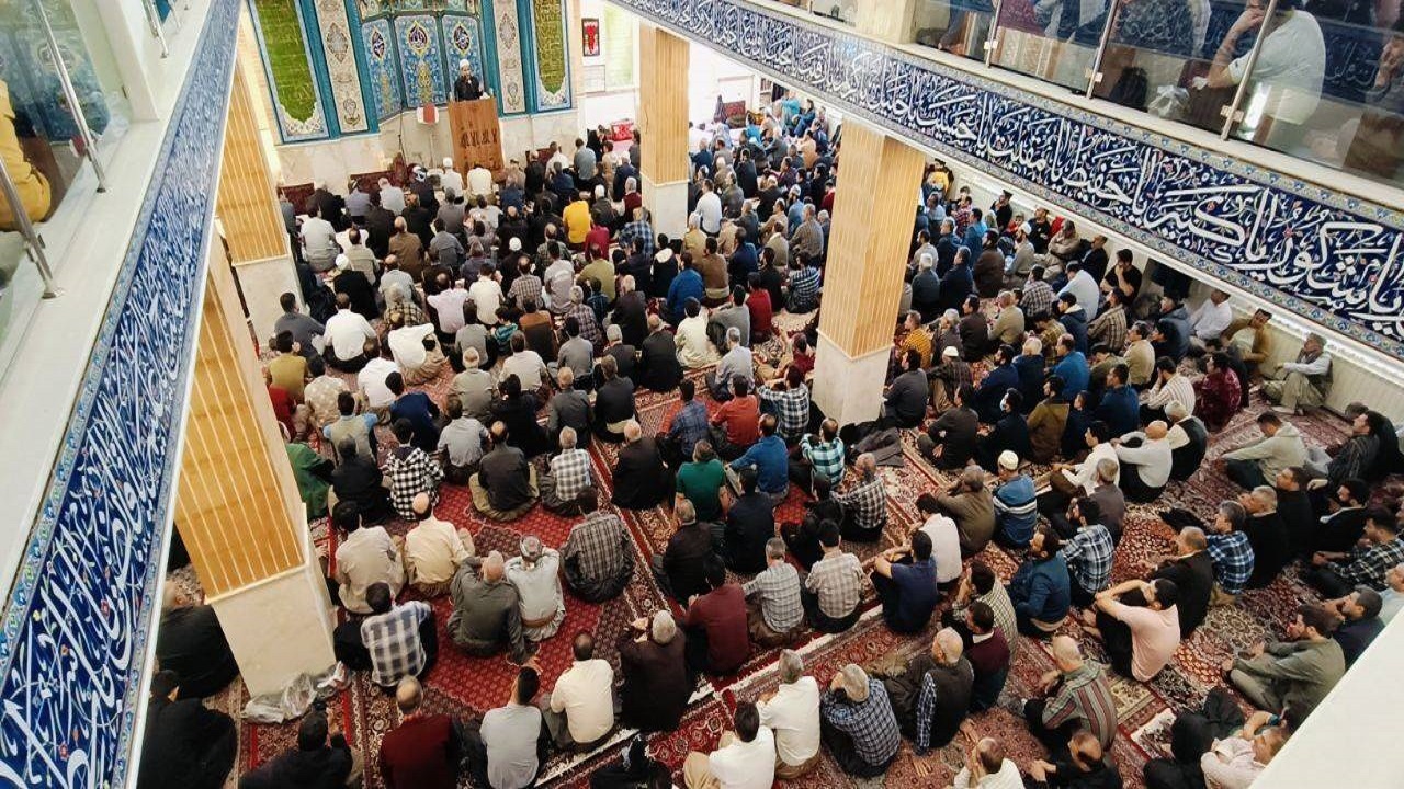 مسجد جامع ارشاد سنندج میزبان شب زنده داران شب قدر شد + تصاویر