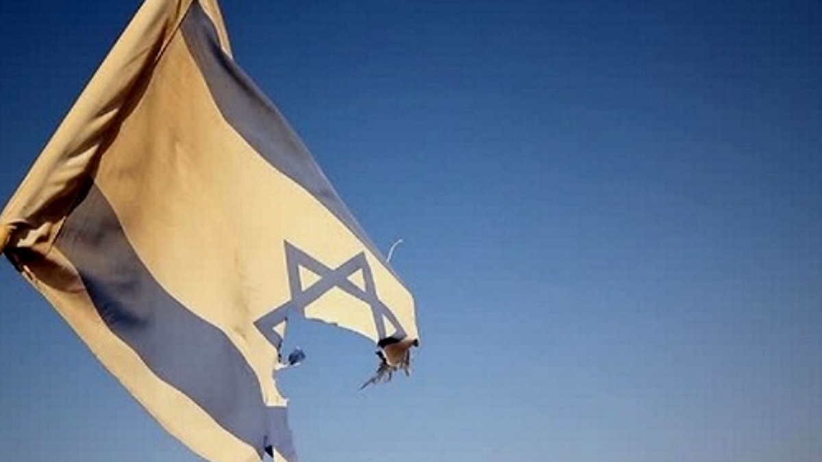 خداحافظی جانسوز کودک فلسطینی با برادر شهیدش + فیلم