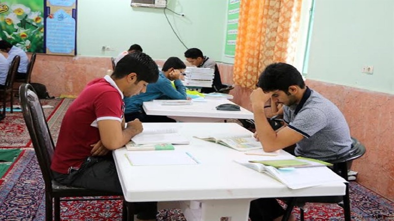 فعالیت ۲۸ اعتکاف علمی در استان همدان