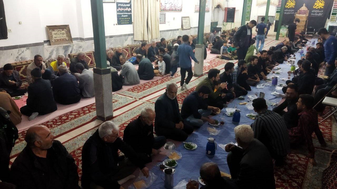 تصاویری از ضیافت افطاری در روستای ده محمد طبس