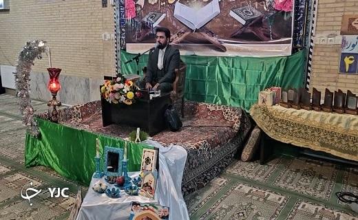 برگزاری شبی با قرآن در دولت آباد بافق + عکس
