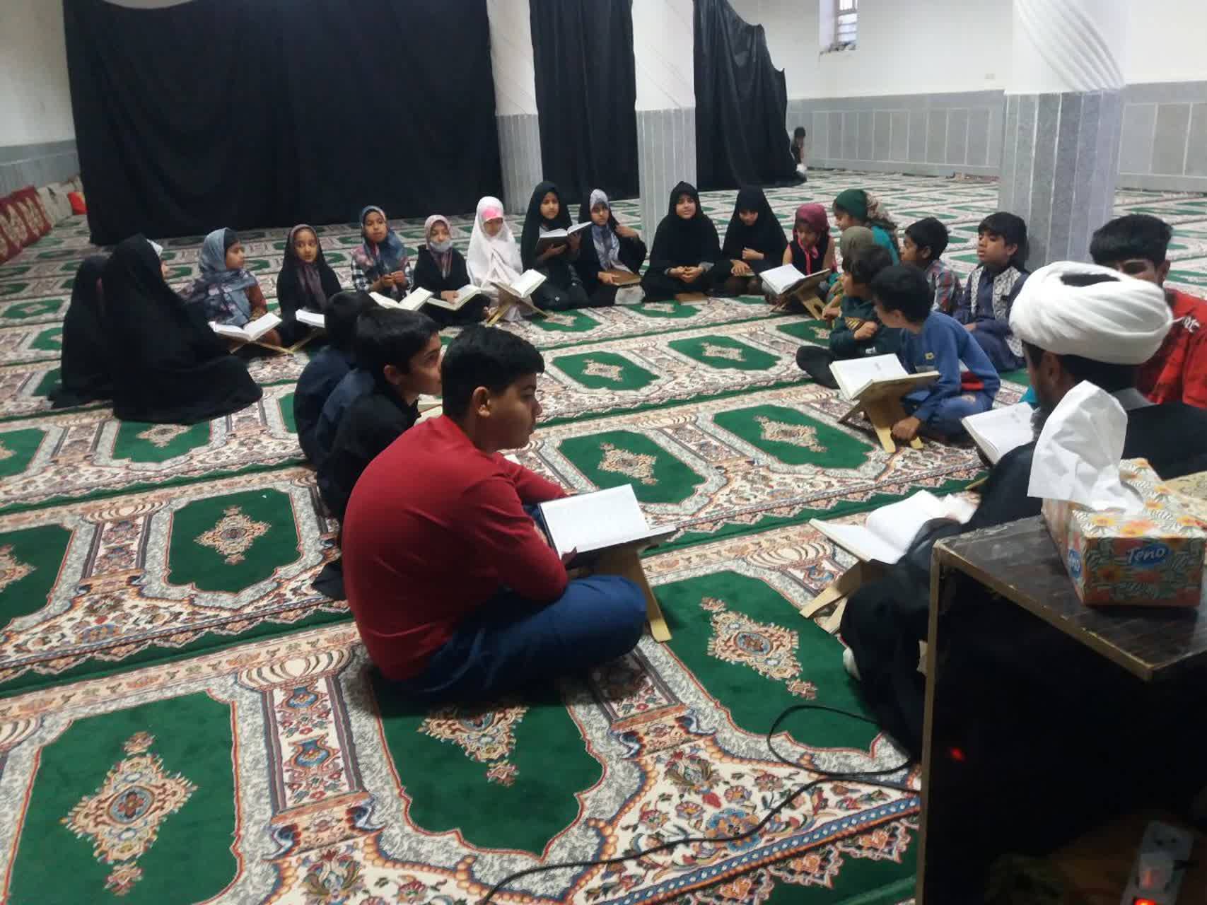 کلاس آموزشی قرآن کریم