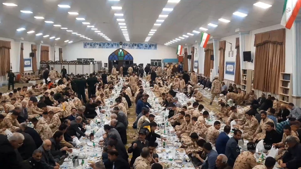 برگزاری مراسم افطاری ویژه سربازان تیپ مکانیزه امام زمان (عج) شبستر