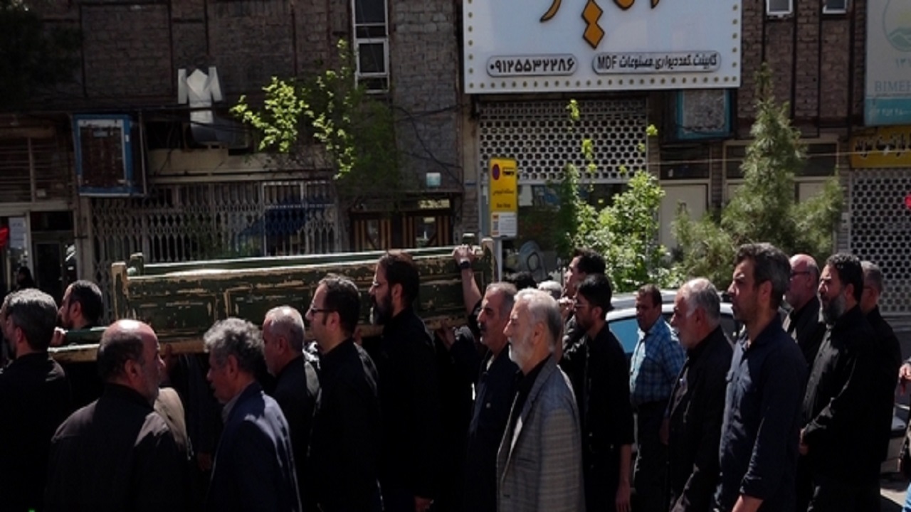 مراسم تشییع پیکر پدر شهیدان تقی‌زاده در قم برگزار شد