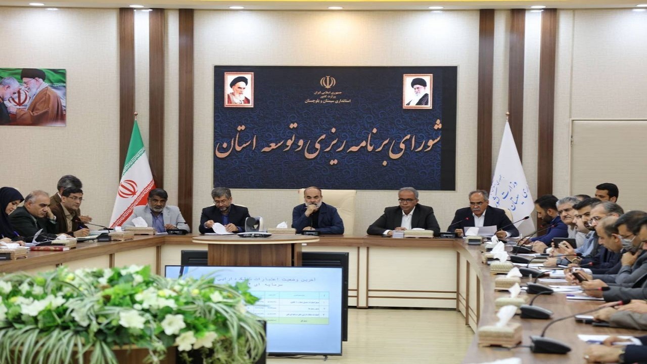 کاهش وابستگی دولت به درآمدهای نفتی در لایحه بودجه امسال