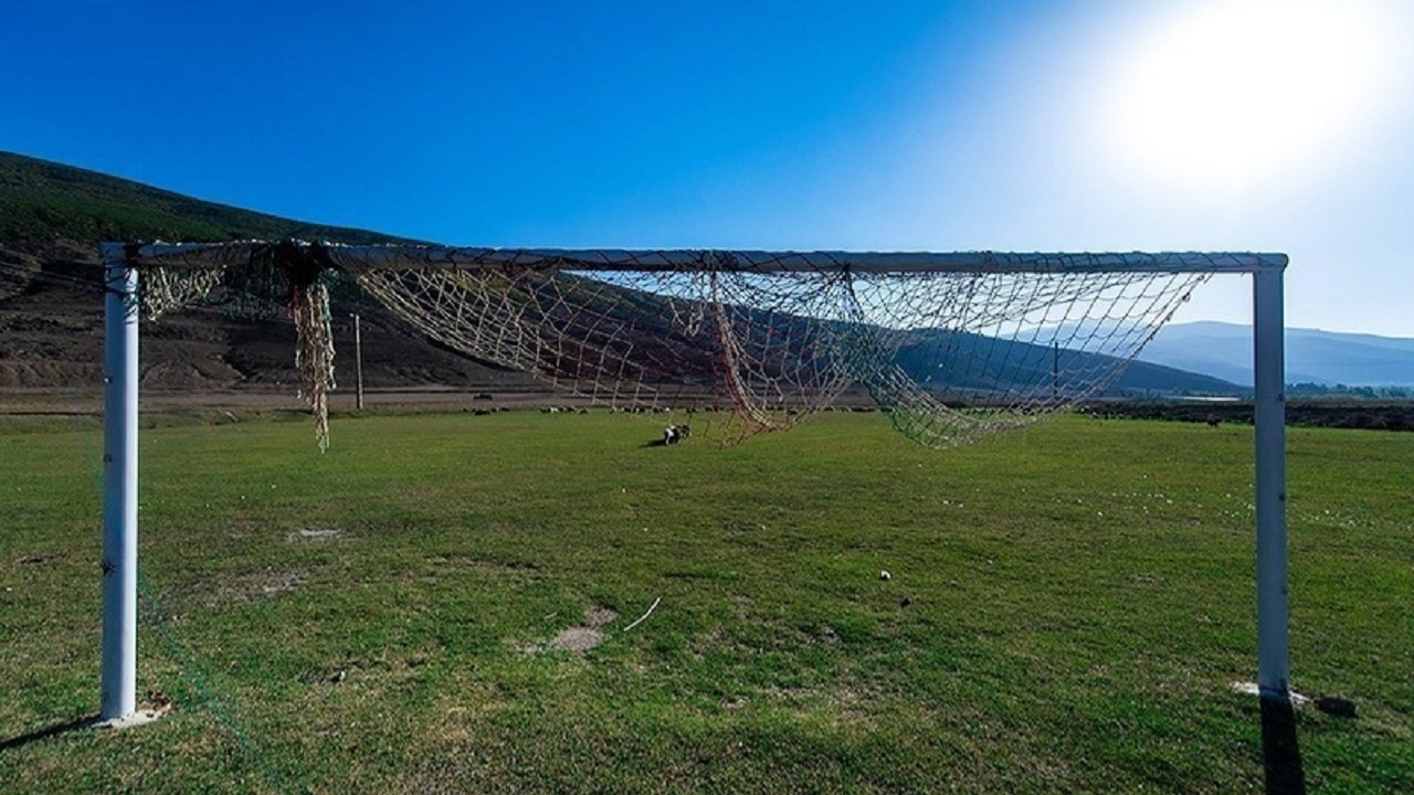 درخواست جوانان روستای قارلق برای رسیدگی به زمین فوتبال