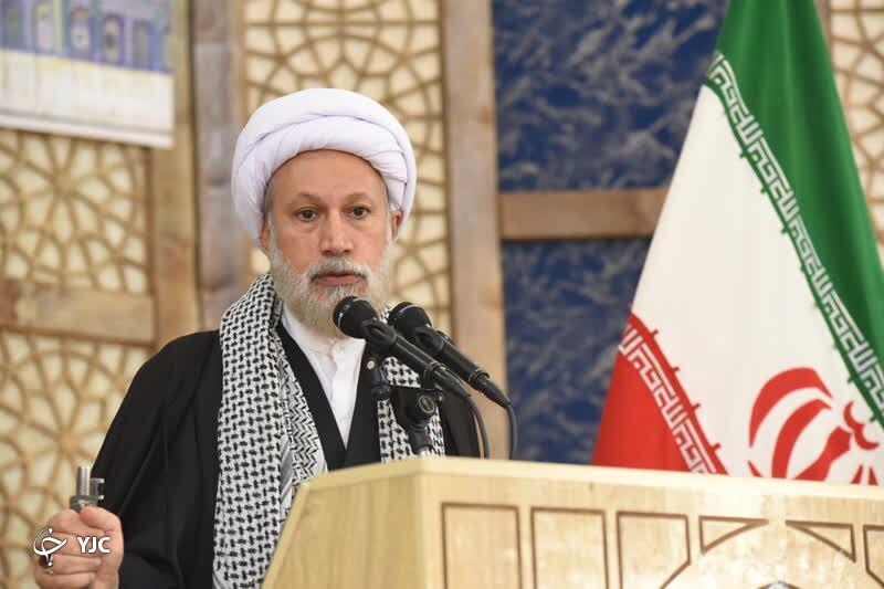 رمز پیروزی ملت ایران در وحدت فرماندهی است