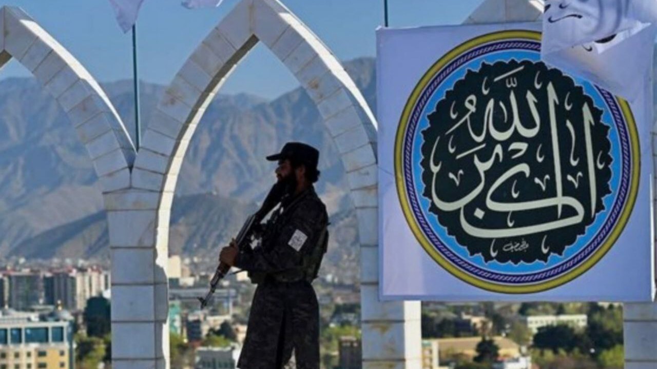 هشدار طالبان درباره فعالیت احزاب در افغانستان