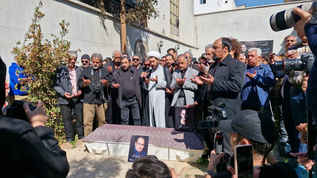 نماز میت رضا داوودنژاد