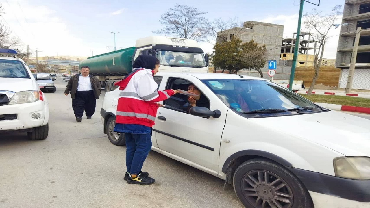 بهره مندی بیش از ۷۰ هزار نفر از خدمات نوروزی هلال احمر در کردستان