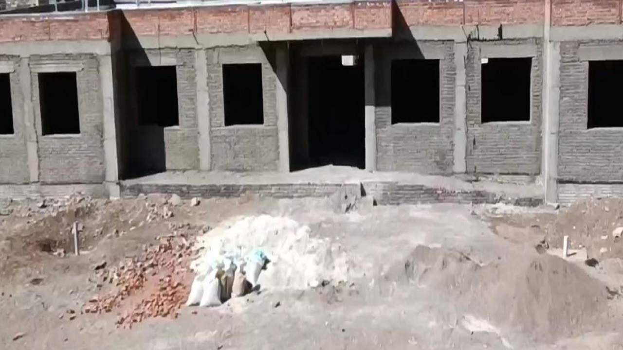 بلاتکلیفی ۴ مدرسه در حال ساخت در مهربان