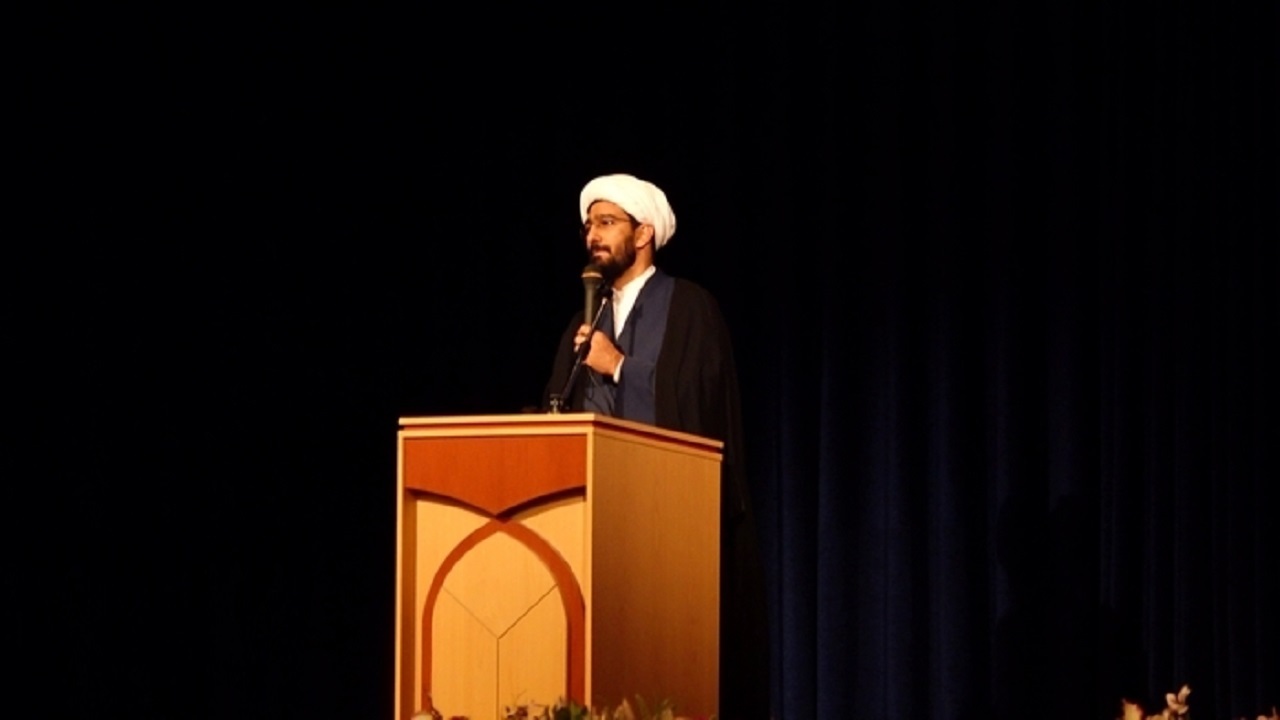 ترویج فرهنگ عفاف و حجاب در همایش پدران و دختران فاطمی