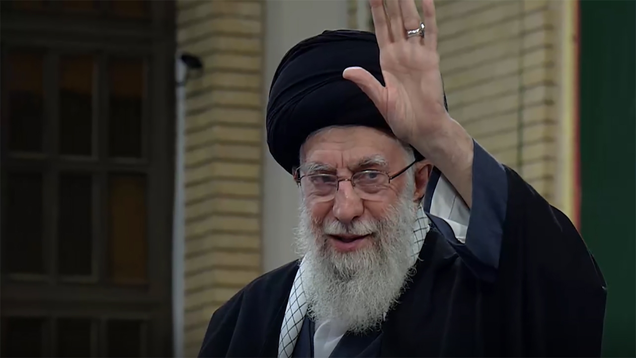 نگاه به واقعیت‌ها باید ذهن جوان دانشجو را به سمت گره‌گشایی نزدیکتر کند