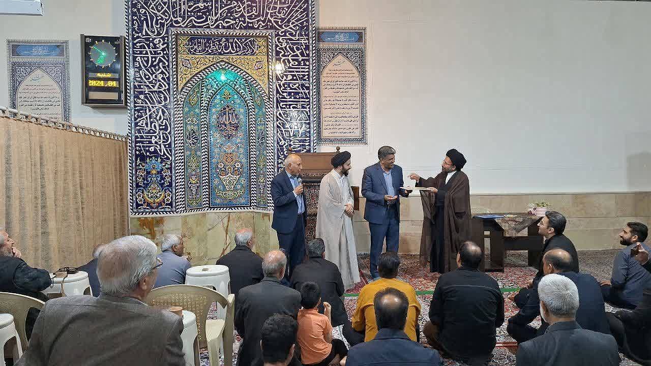 سند مالکیت مسجد امام سجاد (ع) شهر کرمان تحویل هیئت امنا شد