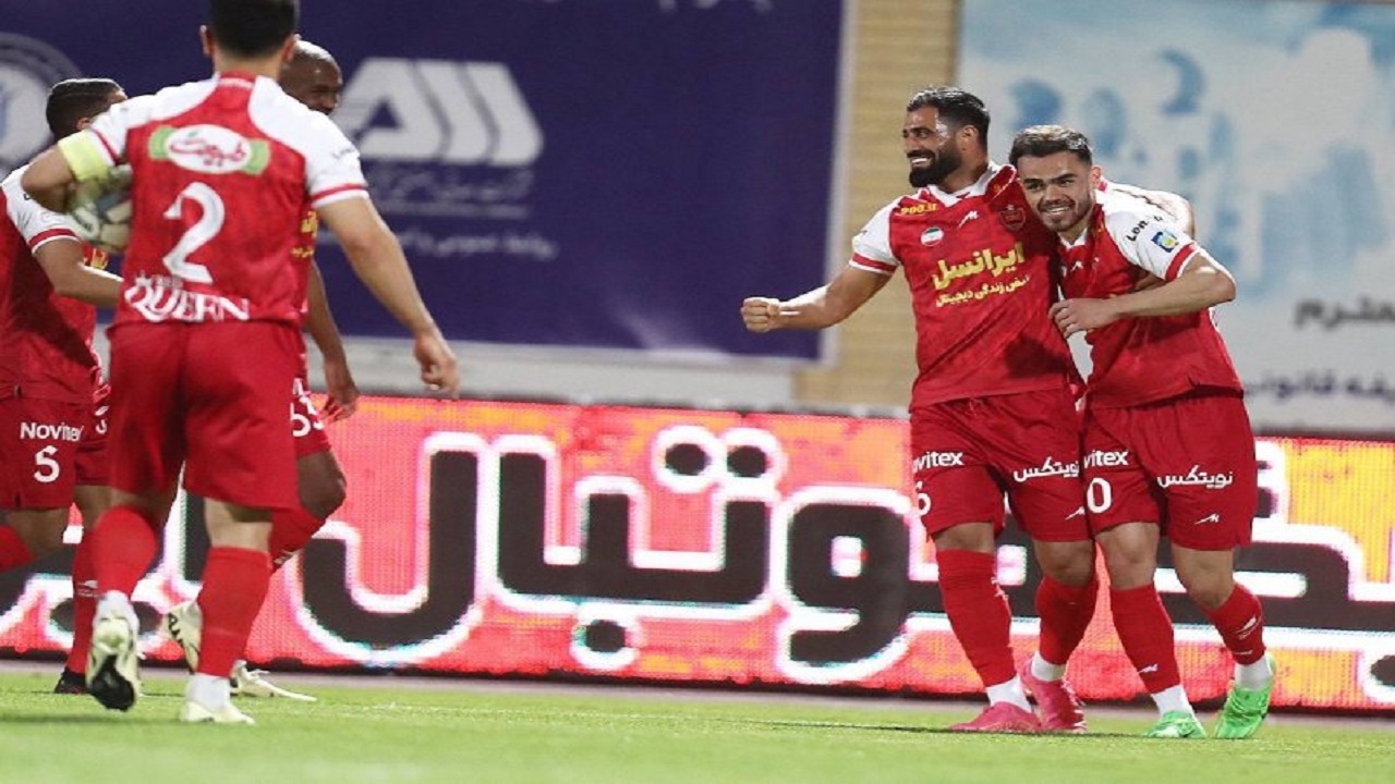 گل‌گهر ۰ - ۱ پرسپولیس/ فاصله سرخپوشان با استقلال به یک امتیاز رسید