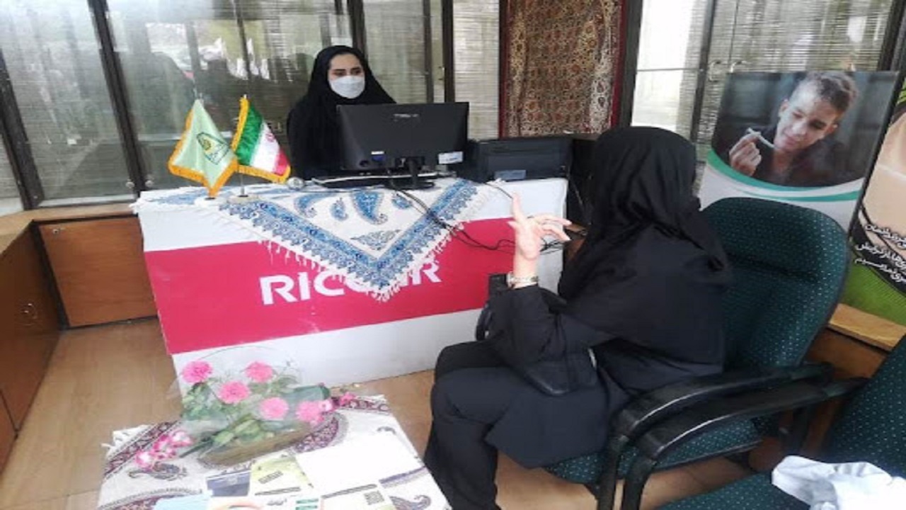 مشاوران پلیس در کنار مسافران نوروزی