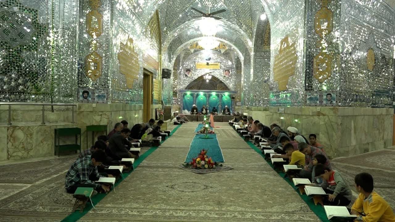 اجرای ۲ طرح ضیافت الهی و زندگی با آیه‌ها در امامزاده عبدالله بافق + عکس
